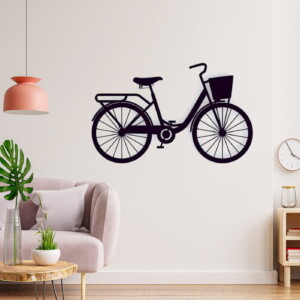 אופניים עם סל נשיאה בחיתוך עץ, בזווית מהצד, יצירת דימוי חזותי עם דגש על פרטים צורניים.